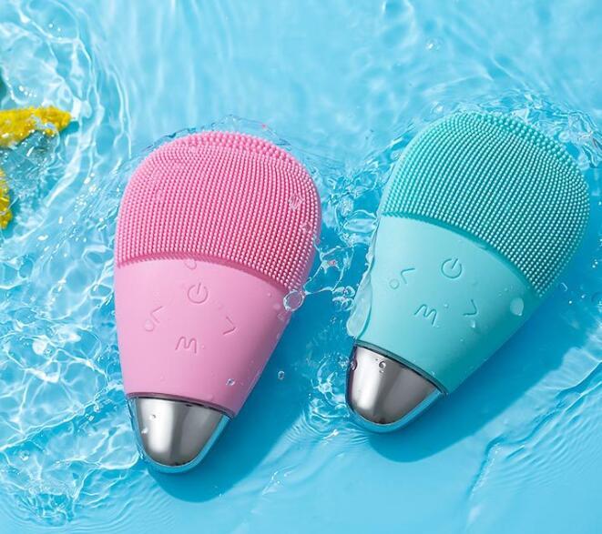 Electric Facial Cleansing Brush – Portable Deep Pore Exfoliating & Massage Tool