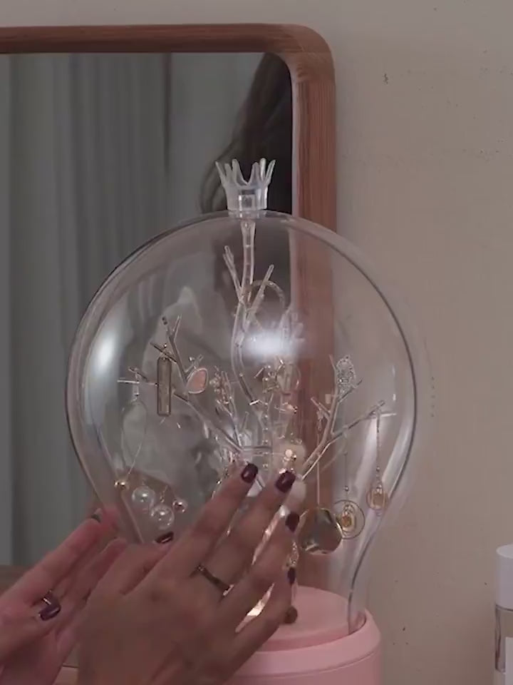 Transparent jewelry storage box with light